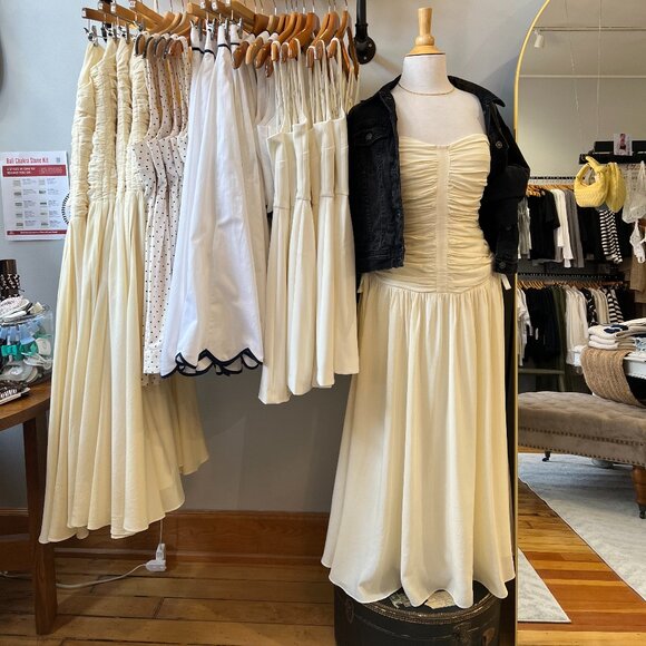 Zori Strapless Grad Dress by Astr - Picture 8 of 8